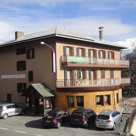 Viola Hotel 2*
