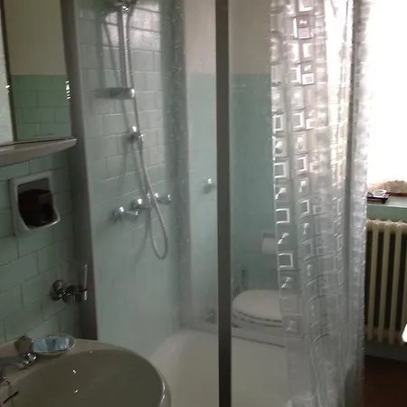 Viola Hotel 2*